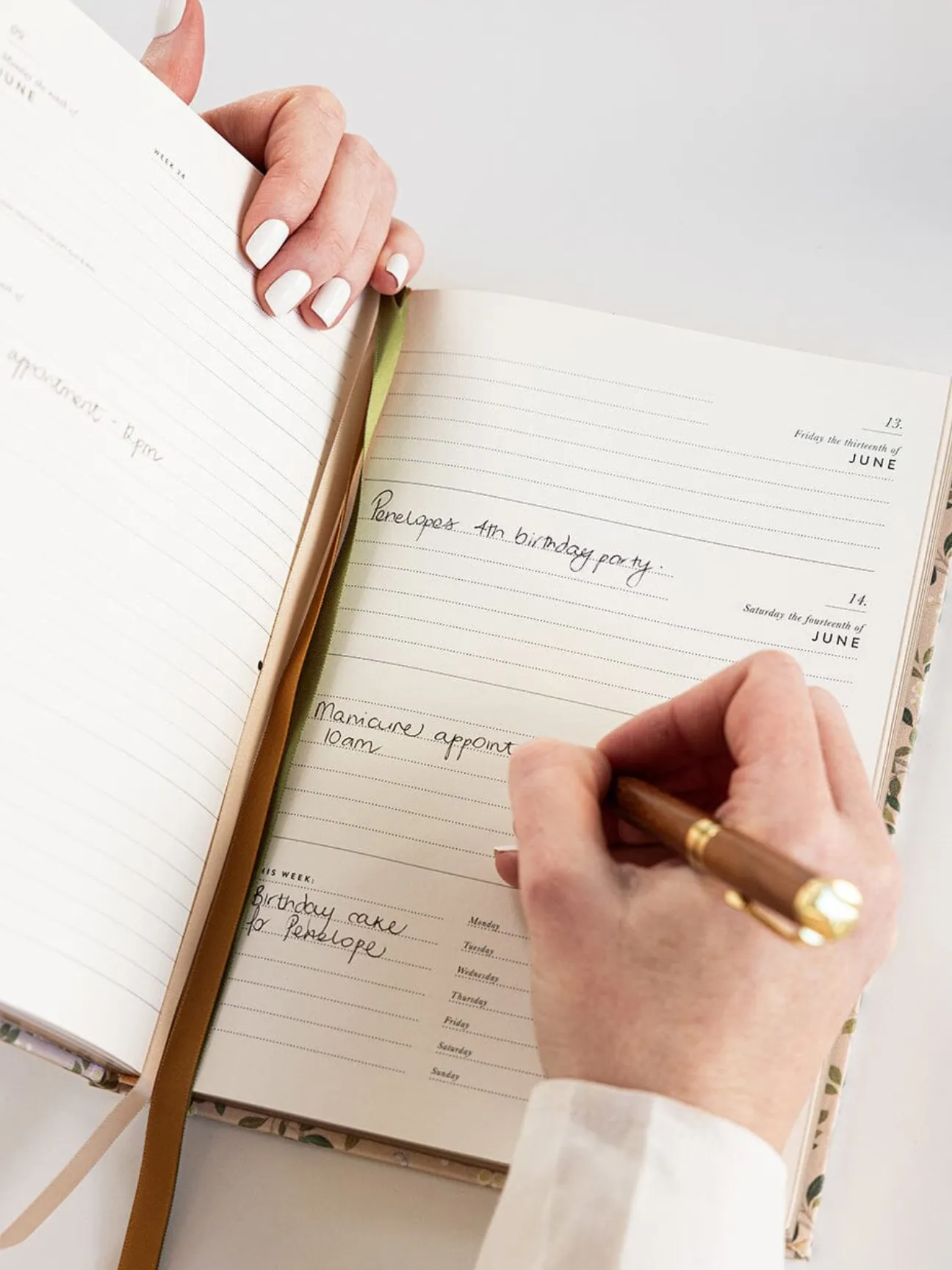2025 Desktop Linen Bound Planner