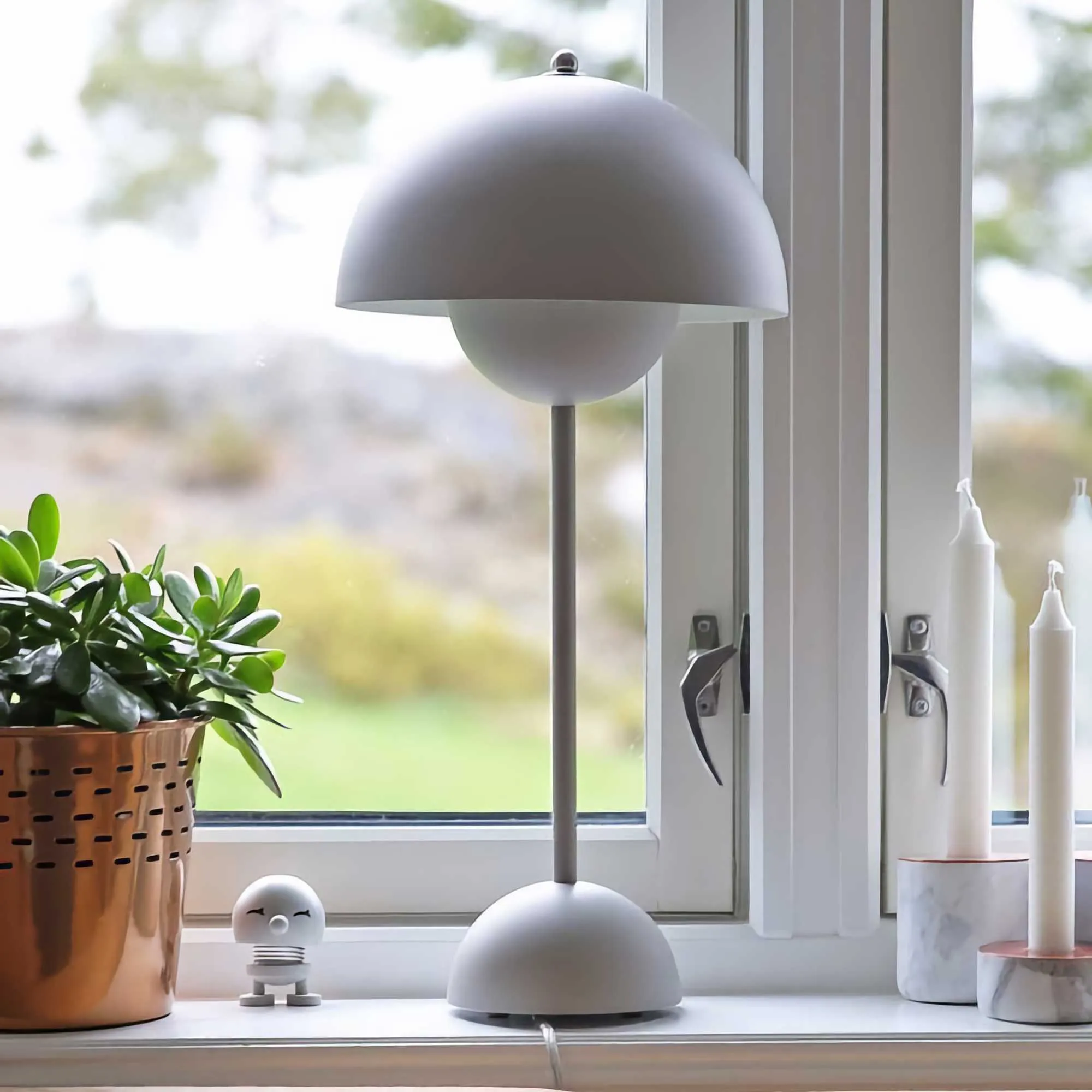 &Tradition Flowerpot VP3 table lamp, matt light grey