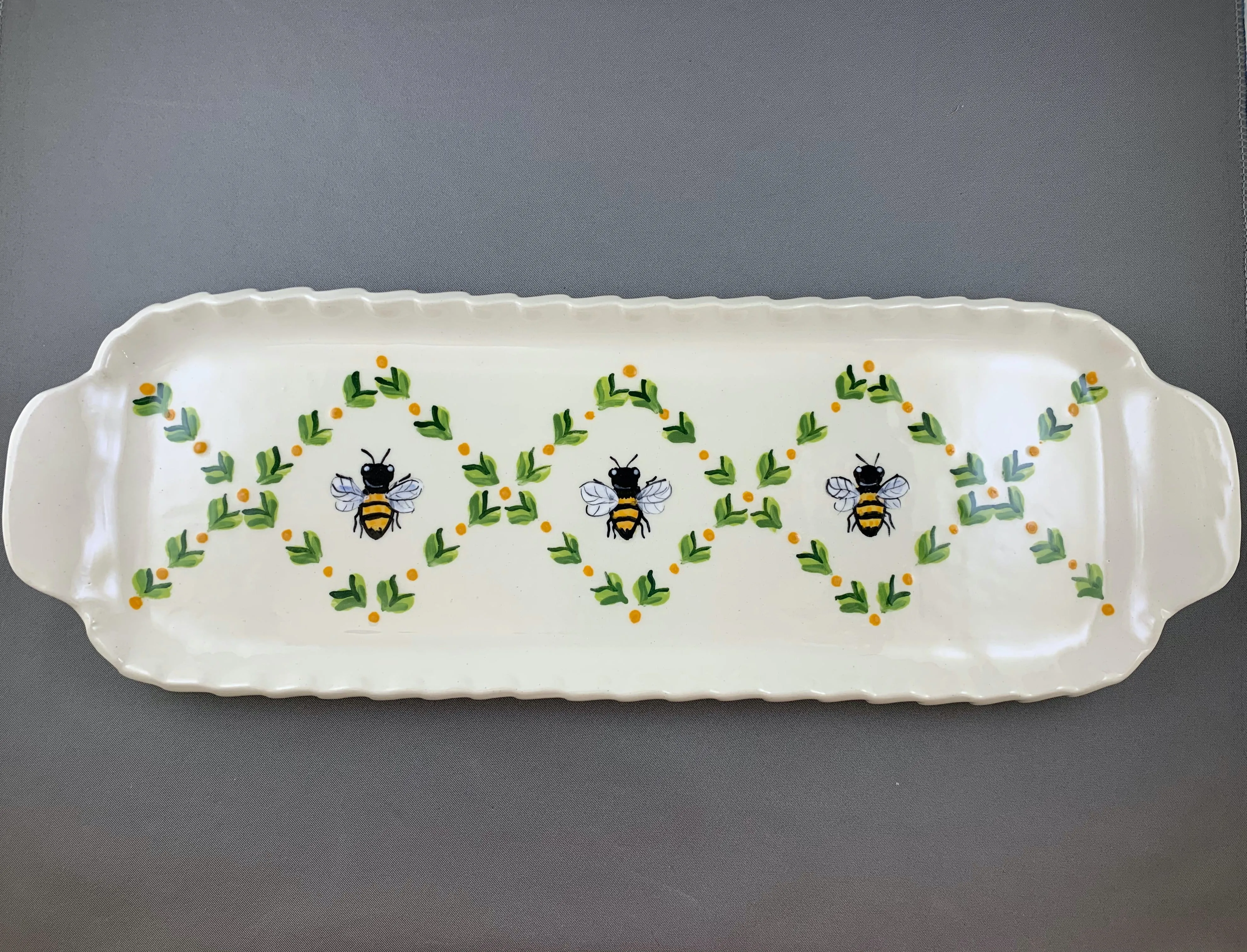 Bee Medium Handled Rectangular Tray